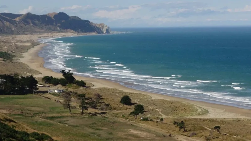 Ocean_Beach_тАУ_Quiet_coastal_beach_05