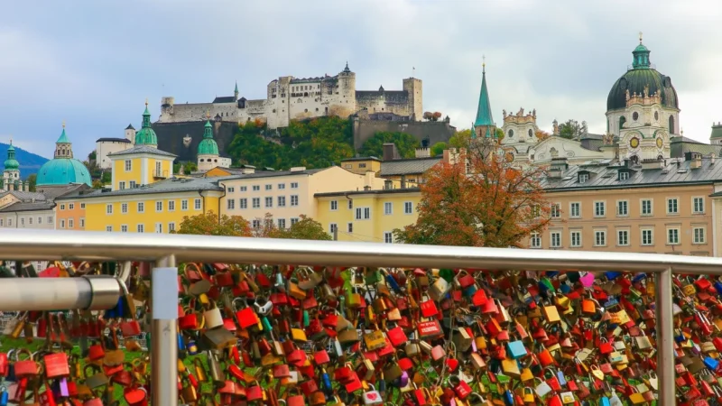 Old Town Bridges – Scenic crossings over Salzach(5)