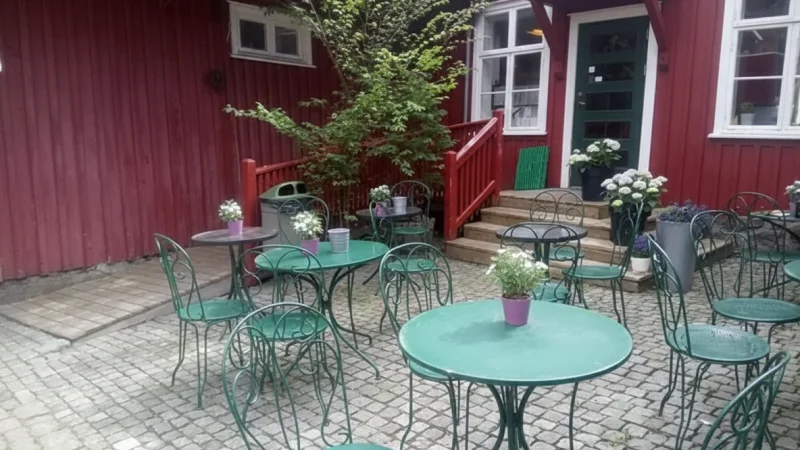 Old Town Market Square – Cafés and Local Shops(2)