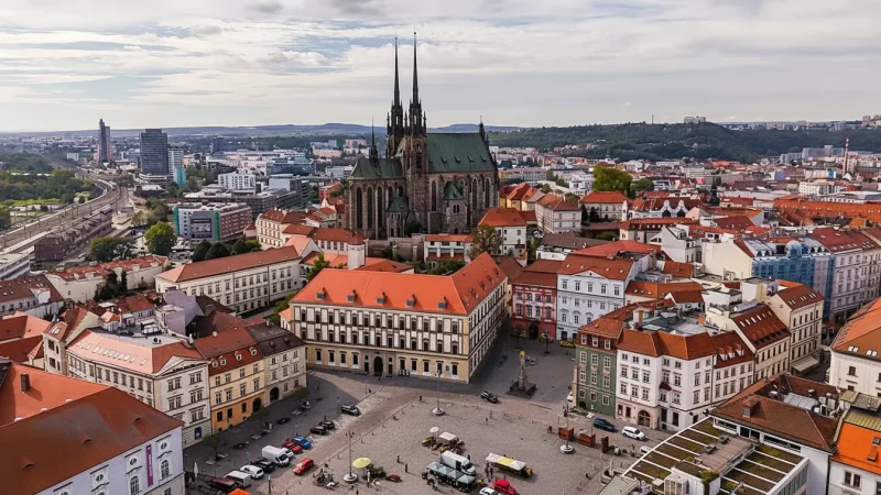 Old Town Streets – Historic walking routes(6)