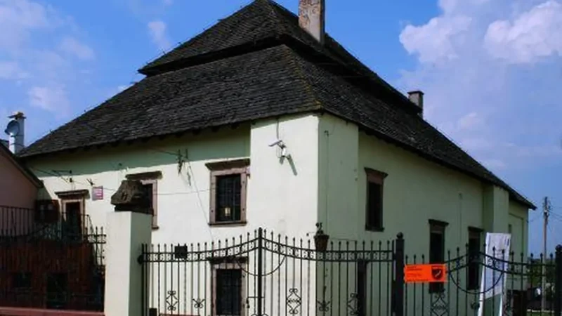 Old_Synagogue_Site_02