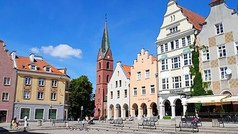 Old_Town_Market_Square_01