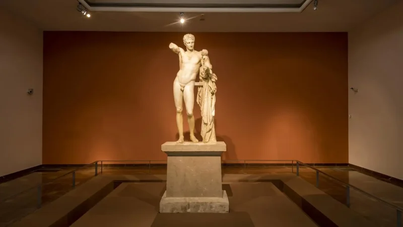 Olympia_Archaeological_Museum_05