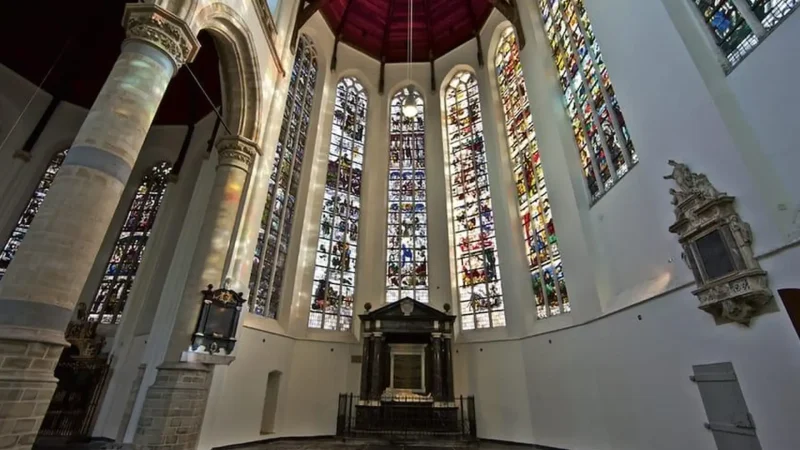 Oude_Kerk_(Old_Church)_01