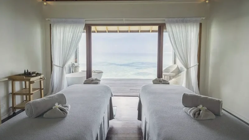 Overwater Spa Pavilion – Ocean-view relaxation(2)