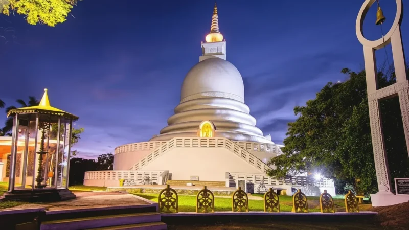 Pagoda Streets – Several small temples in one area(2)