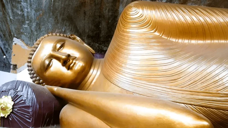 Pahiyangala (Fa-Hien) Cave 01