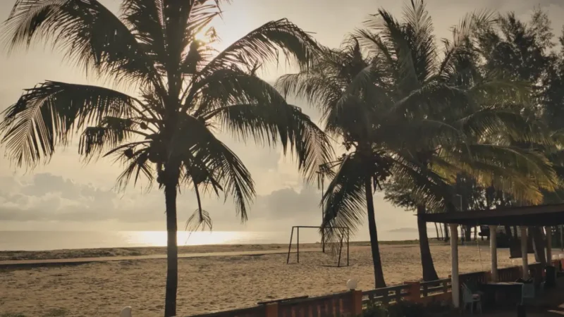 Pantai Batu Buruk(4)