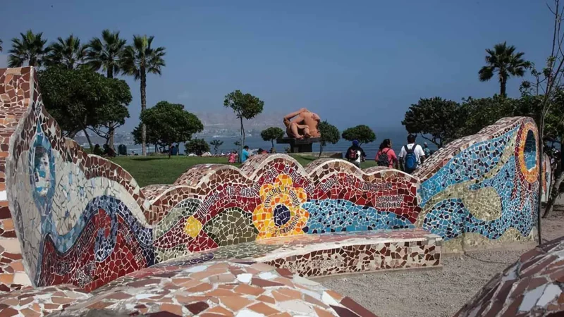 Park_of_Love_–_A_small_park_overlooking_the_sea__03