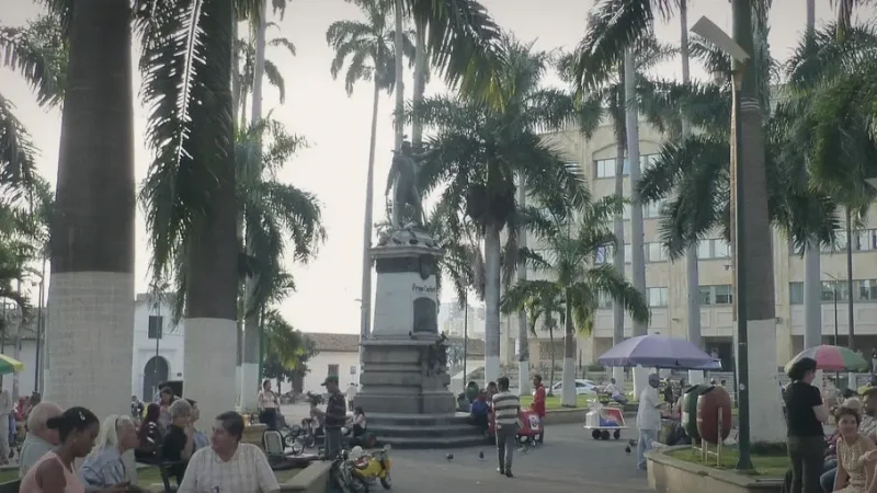 Parque García Rovira – Central city square(2)