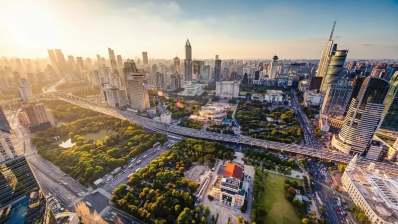 People’s Square – Central city space nearby(1)