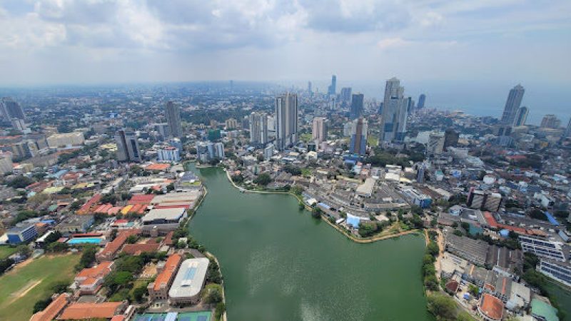 Pettah Floating Market & Beira Lake5
