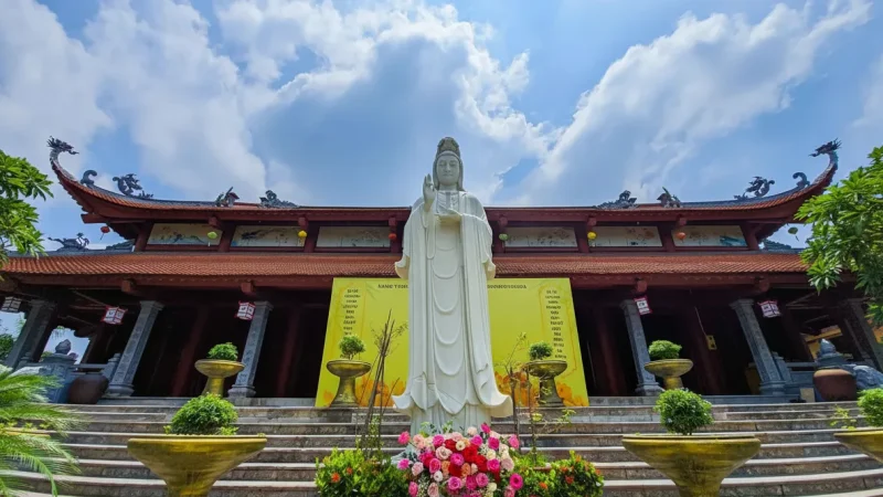 Phap Van Temple Area(5)