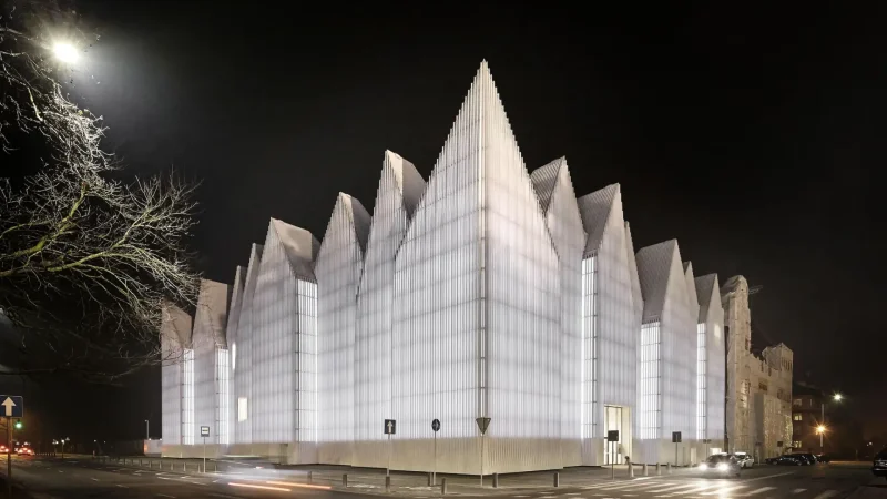 Philharmonic_Hall_01