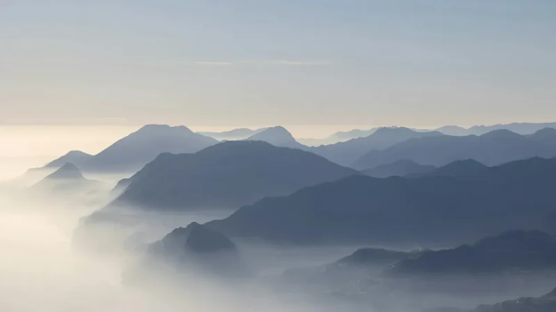 Photography Spots – Minimalist Mountain Scenery(5)