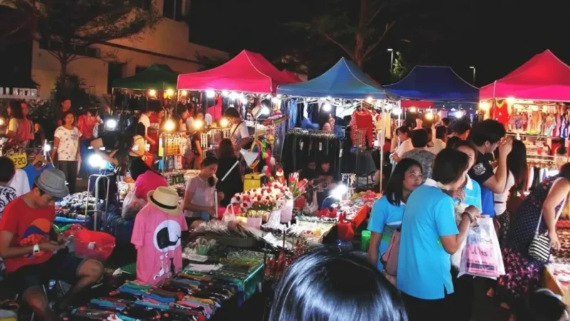 Phuket Weekend Market (Naka Market)(1)