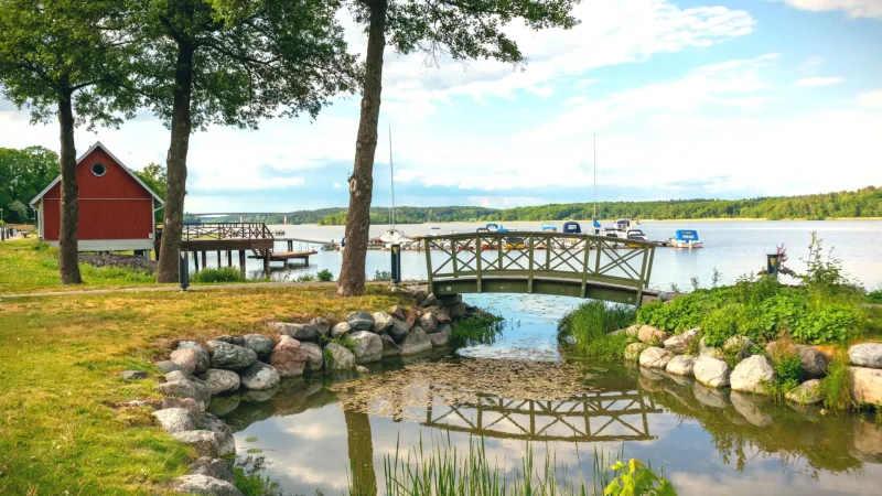 Picnic Areas by the Lake – Relaxed resting spots(1)