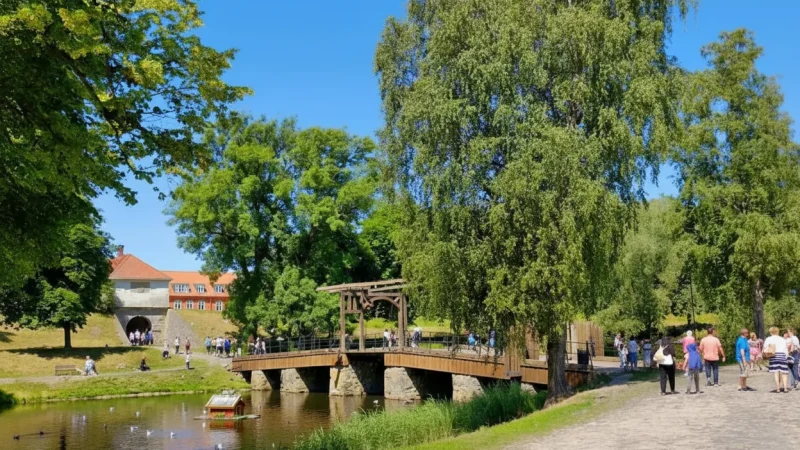 Picnic Areas – Quiet Green Spaces Near Walls(6)