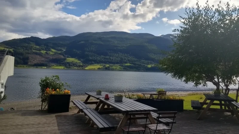 Picnic Spots by the Lake – Relaxed Outdoor Areas (Voss, Norway)(3)