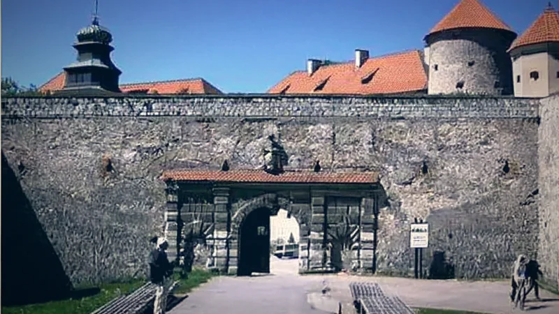 Pieskowa Skała Castle(1)