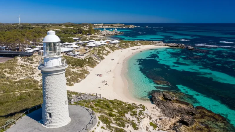 Pinkys Beach – Beach near the main settlement(4)