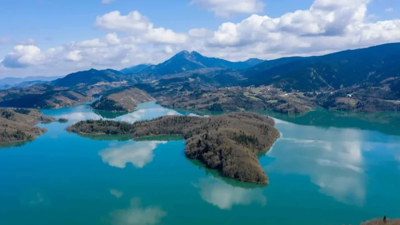 Plastiras_Lake_(access_nearby)_03