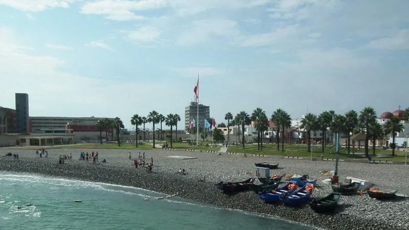 Playa_Arenillas_–_Beach_near_La_Punta__05