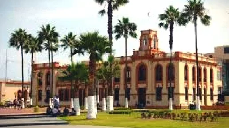 Plaza Grau – Central square in Callao(4)