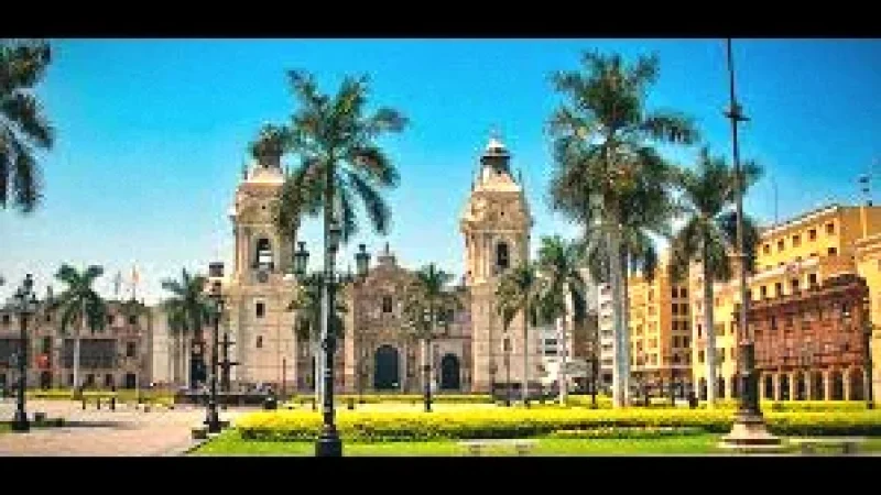Plaza Mayor (Historic Center of Lima) – Central square with historic building(6)