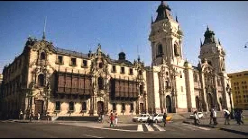 Plaza de Armas – The central square of Cusc(3)