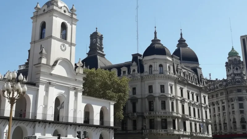 Plaza de Mayo – Historic political square(1)