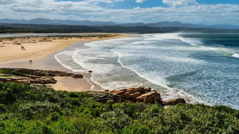 Plettenberg_Bay_Beaches_тАУ_Long_sandy_beaches_with_ocean_views_03