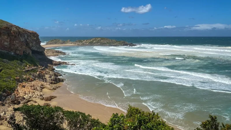 Plettenberg_Bay_Beaches_тАУ_Long_sandy_beaches_with_ocean_views_05
