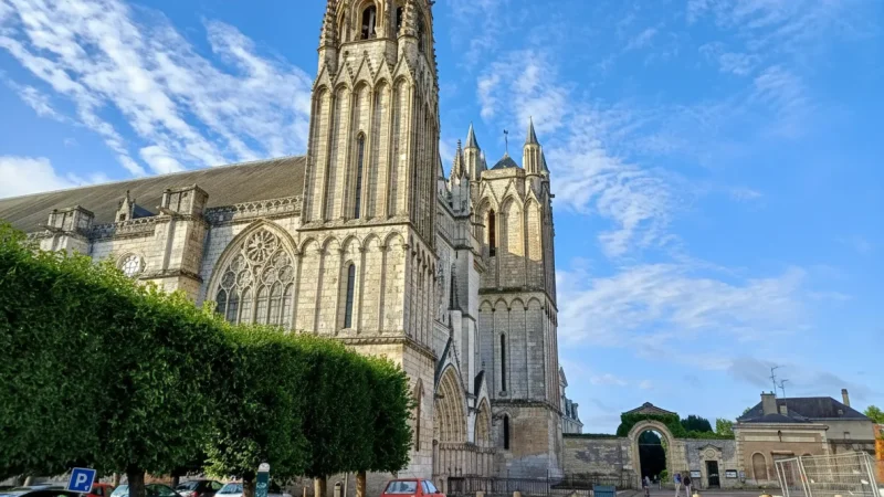 Poitiers Cathedral – Gothic structure(1)