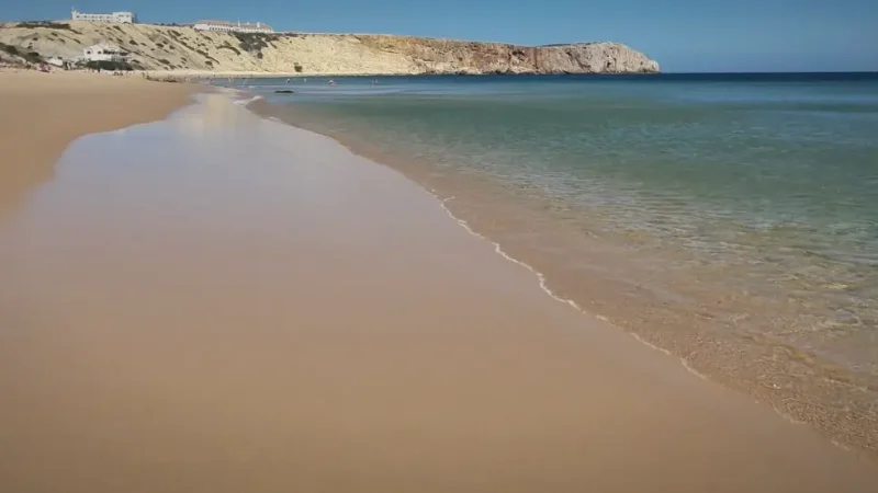 Praia da Mareta – Calm beach near town(2)