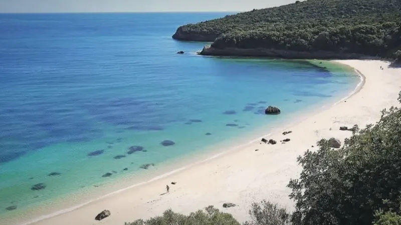 Praia de Galapinhos – Secluded and scenic cove(1)