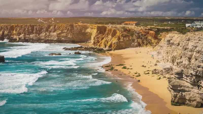 Praia do Tonel – Cliffs + surf beach(2)