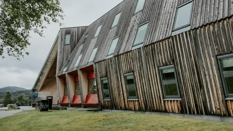 Preikestolen Base Camp – Trailhead Facilities & Parking(2)