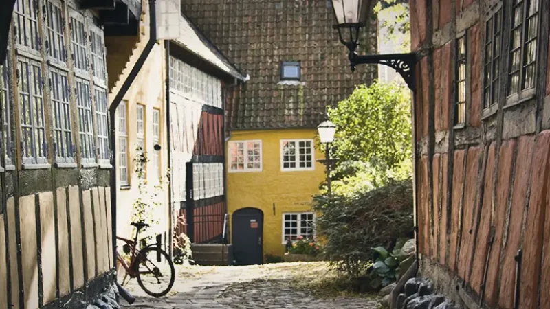 Quiet Historic Corners – Peaceful areas(3)