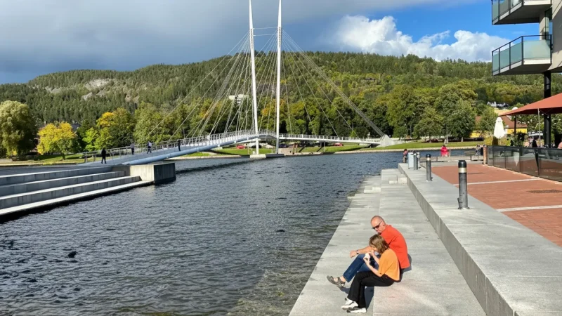 Quiet Riverside Corners – Peaceful City Nature Spots(4)