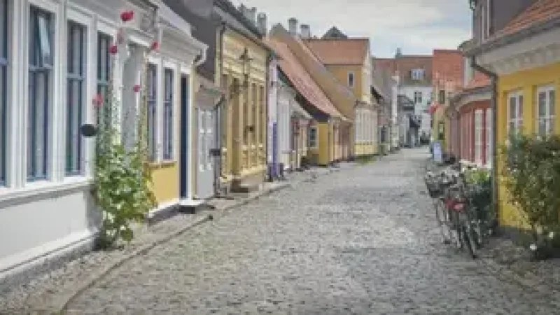 Quiet Village Corners – Peaceful surroundings(5)
