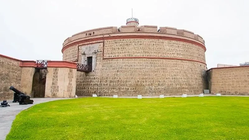Real_Felipe_Fortress_–_A_historic_seaside_fortress__01