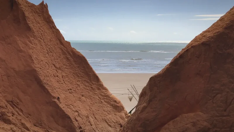 Red Cliffs – Iconic coastal rock formations(7)