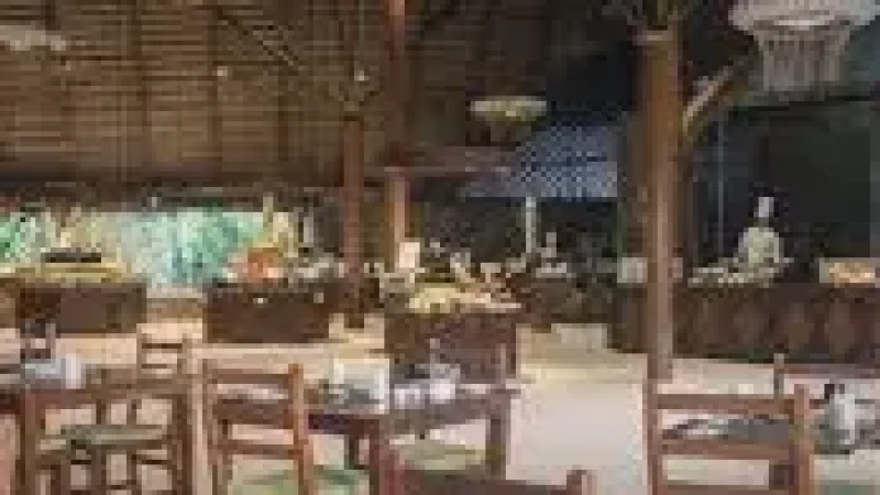 Resort Dining Area – Beachfront(6)