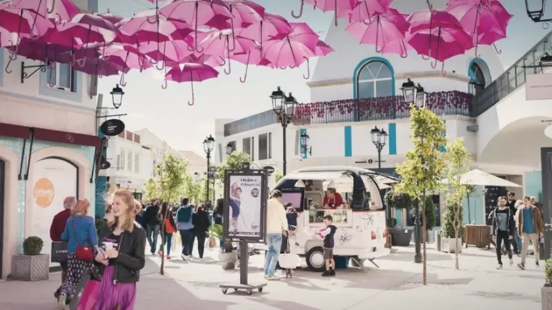 Resort Shopping Areas – Boutiques & stores(3)