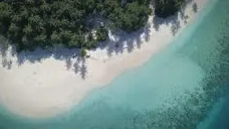 Rinbudhoo Beach – A clean white-sand beach for swimming(6)