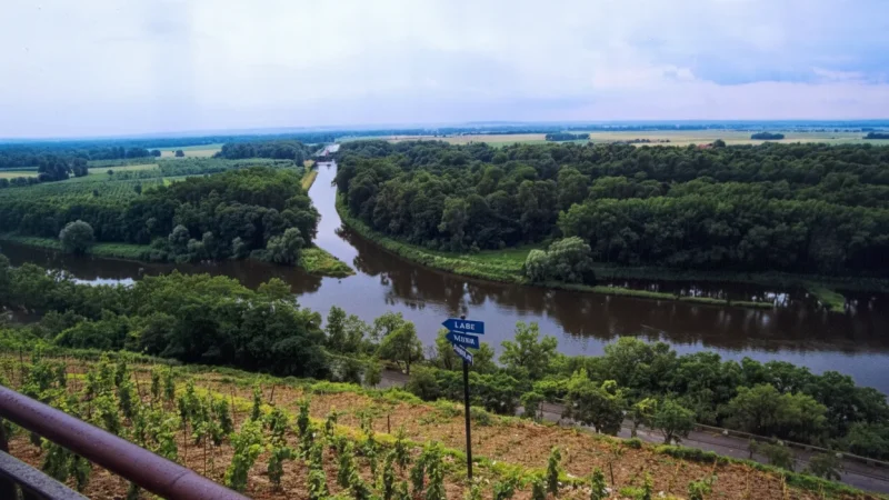 River Confluence View – Elbe and Vltava meeting point(3)