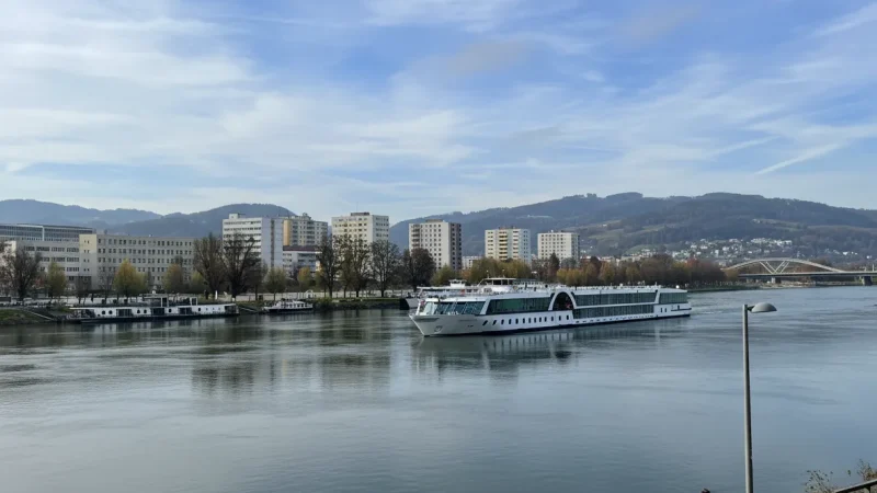 River Cruise Pier – Danube boat access(2)
