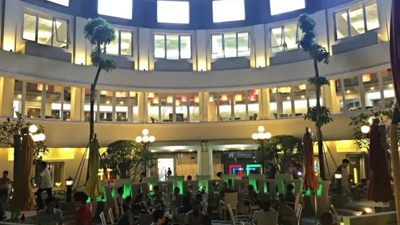 Riverbank Coffee Shops – Calm Stops(6)