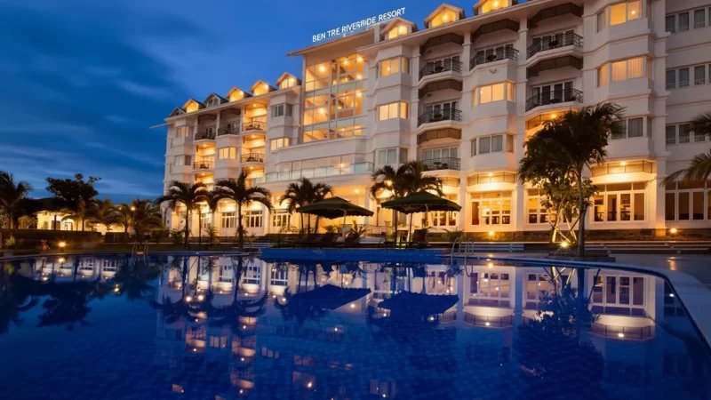 Riverbank Coffee Shops(3)